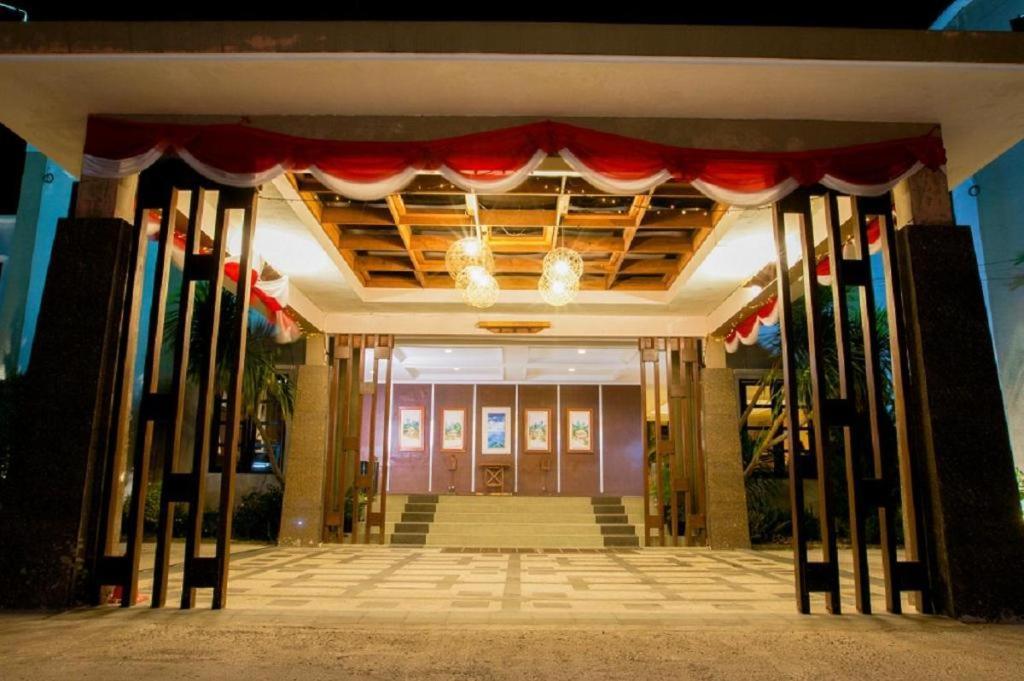 Bahamas Hotel & Resort Tanjung Pandan Εξωτερικό φωτογραφία