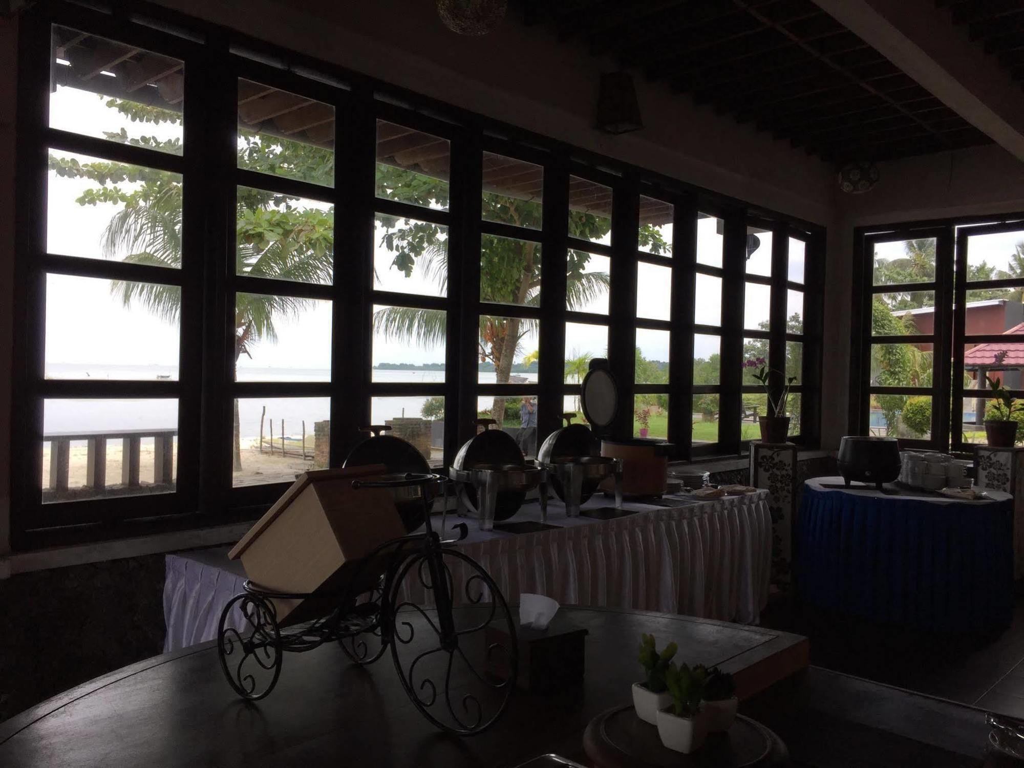 Bahamas Hotel & Resort Tanjung Pandan Εξωτερικό φωτογραφία