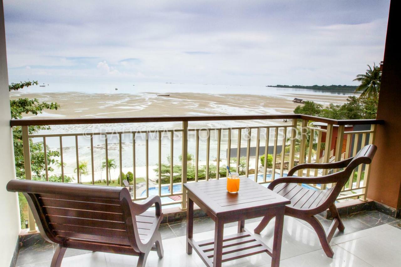 Bahamas Hotel & Resort Tanjung Pandan Εξωτερικό φωτογραφία