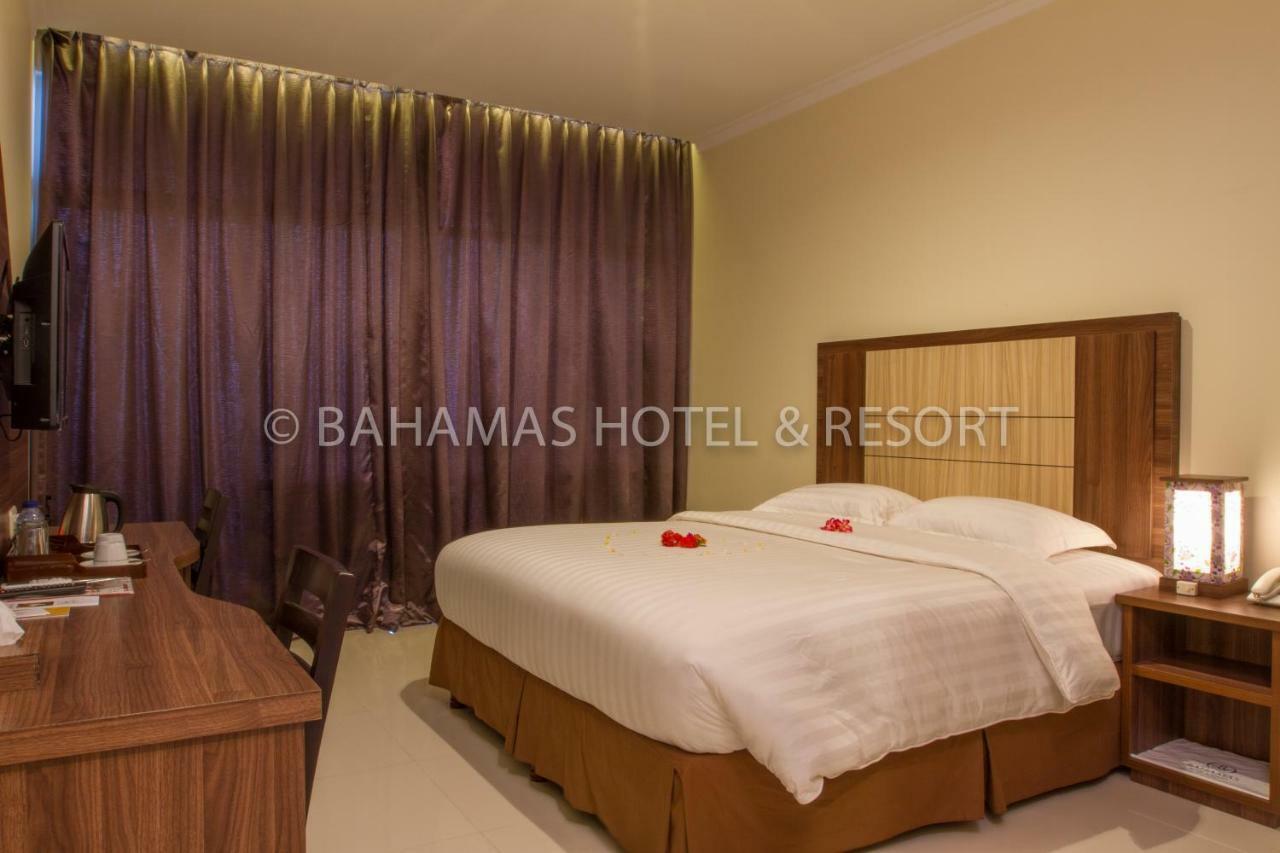 Bahamas Hotel & Resort Tanjung Pandan Εξωτερικό φωτογραφία