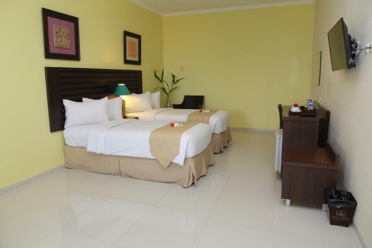 Bahamas Hotel & Resort Tanjung Pandan Εξωτερικό φωτογραφία
